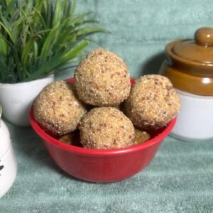 Momlicious Atta Suji Laddu