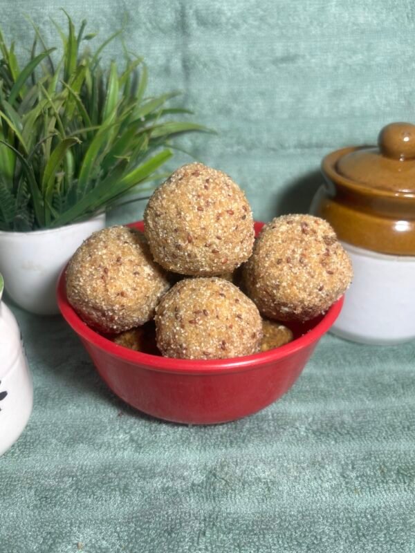 Momlicious Atta Suji Laddu